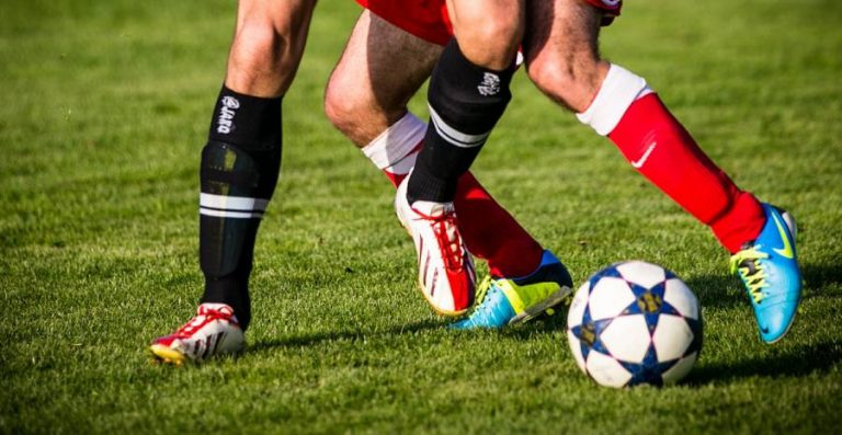 Dribbling sepak bola