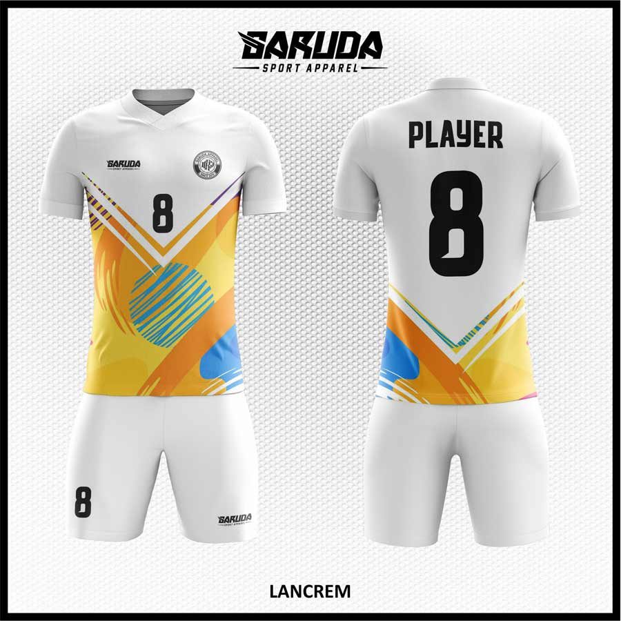 Jersey Futsal Putih dengan Sentuhan Kuning, Oranye, dan Biru Motif Geometris – Kode LANCREM
