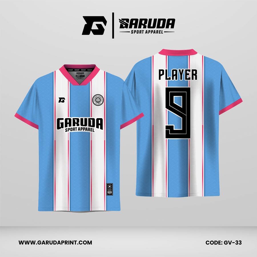 Jersey Retro GV-33 Biru Muda–Putih dengan Motif Micro Maze dan Stripe Soft Accent