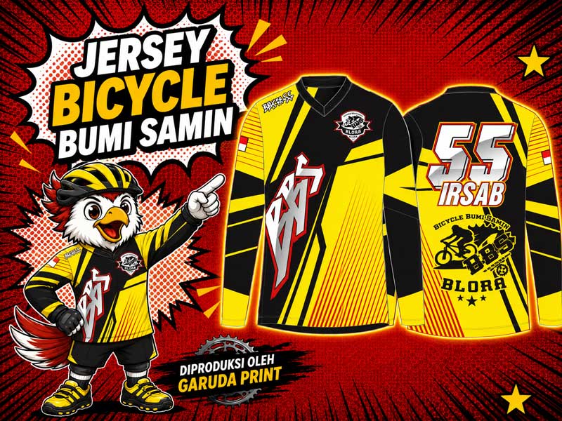 Berikut versi yang urutannya dibuat lebih jelas: pembuka singkat, dokumentasi produksi singkat, lalu hasil jadi, dan penutup Garuda Print. # Jersey Sepeda BBS Blora Tampil Garang dengan Desain Hitam Kuning **Meta Title:** Jersey Sepeda BBS Blora by Garuda Print **Meta Description:** Garuda Print menghadirkan jersey sepeda BBS Blora dengan desain hitam kuning, model lengan panjang, detail nama, nomor, dan dokumentasi produksi. **Slug:** `jersey-sepeda-bbs-blora-garuda-print` ## Jersey Sepeda BBS Blora Garuda Print kembali menghadirkan hasil pengerjaan jersey sepeda untuk **BBS Blora** atau **Bicycle Bumi Samin Blora**. Jersey ini tampil dengan kombinasi warna **hitam dan kuning**. Desainnya terlihat tegas, sporty, dan mudah dikenali. Model lengan panjang membuat tampilannya semakin cocok untuk kebutuhan komunitas sepeda. ## Dokumentasi Produksi Jersey Sebelum menjadi jersey siap pakai, desain BBS Blora terlihat dalam dokumentasi produksi. Pada foto produksi, desain sudah tercetak pada bahan dengan elemen warna hitam, kuning, logo, nama, dan nomor. Dokumentasi ini memberi gambaran singkat tentang tahap pengerjaan sebelum masuk ke hasil akhir. ## Hasil Jadi dengan Desain Hitam Kuning Setelah selesai dibuat, jersey BBS Blora tampil lebih solid. Warna hitam memberi kesan kuat. Warna kuning membuat tampilan jersey lebih mencolok. Perpaduan keduanya membuat desain terlihat aktif dan berani. Pola garis tajam pada bagian badan dan lengan juga menambah kesan cepat. Detail ini cocok untuk karakter jersey sepeda yang dinamis. ## Detail Belakang yang Penuh Identitas Bagian belakang jersey menampilkan nama **Bicycle Bumi Samin Blora** dengan ukuran yang jelas. Nomor punggung dibuat besar agar mudah terlihat. Ada juga detail nama yang membuat jersey terasa lebih personal untuk setiap anggota. Penempatan elemen pada bagian belakang terlihat padat, tetapi tetap rapi. Hasilnya, jersey memiliki identitas yang kuat tanpa terlihat berlebihan. ## Jersey Sepeda yang Siap Digunakan Komunitas Jersey BBS Blora cocok untuk kegiatan gowes, event komunitas, hingga kebutuhan seragam tim. Model lengan panjang memberi tampilan lebih lengkap. Kombinasi warna hitam kuning membuat komunitas terlihat kompak saat digunakan bersama. Dari depan sampai belakang, jersey ini membawa karakter yang kuat dan siap tampil di berbagai kegiatan sepeda. ## Garuda Print Siap Dukung Kebutuhan Jersey Sepeda Garuda Print siap membantu pembuatan jersey sepeda sesuai kebutuhan komunitas. Mulai dari warna, logo, nama, nomor, hingga konsep desain bisa disesuaikan. Setiap detail dibuat agar hasil akhir terlihat rapi, nyaman digunakan, dan sesuai dengan identitas tim. **Caption gambar:** Jersey sepeda BBS Blora by Garuda Print dengan desain hitam kuning, model lengan panjang, detail nama dan nomor, serta dokumentasi produksi.