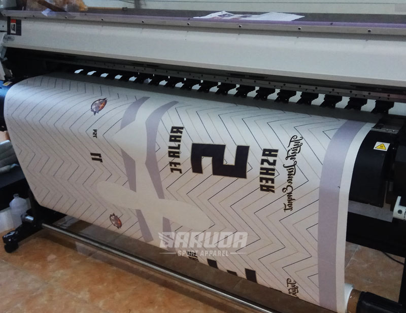 Jersey Futsal Raja FC dengan Kerah Tanpa Kancing dan Bahan Dry Fit